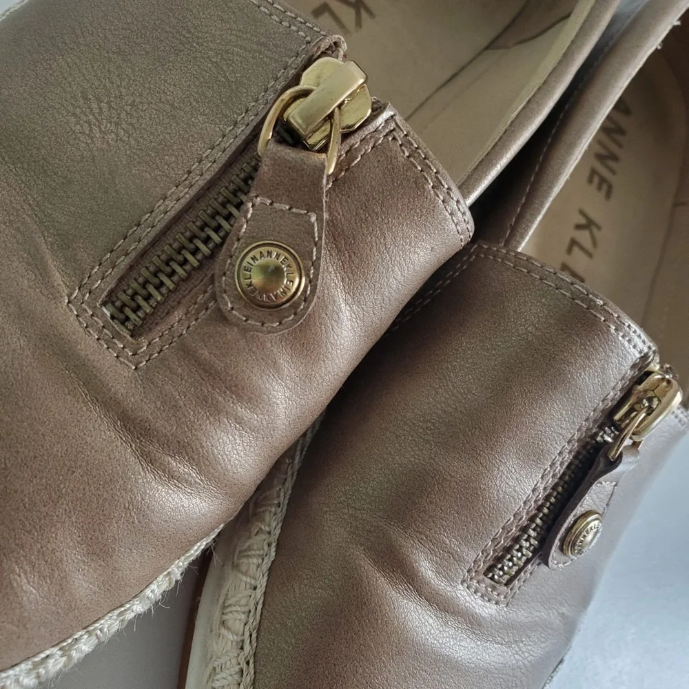 Anne Klein Tan Espadrille‎ Loafers Size 6M